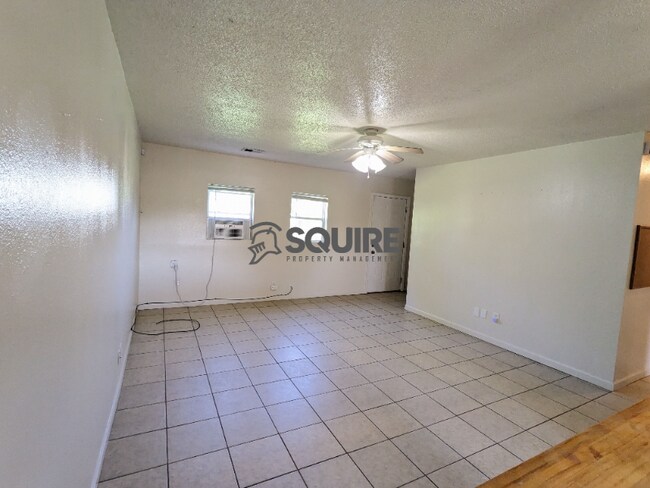 Photo - 6213-6215 Commodore Dr Unit 6215