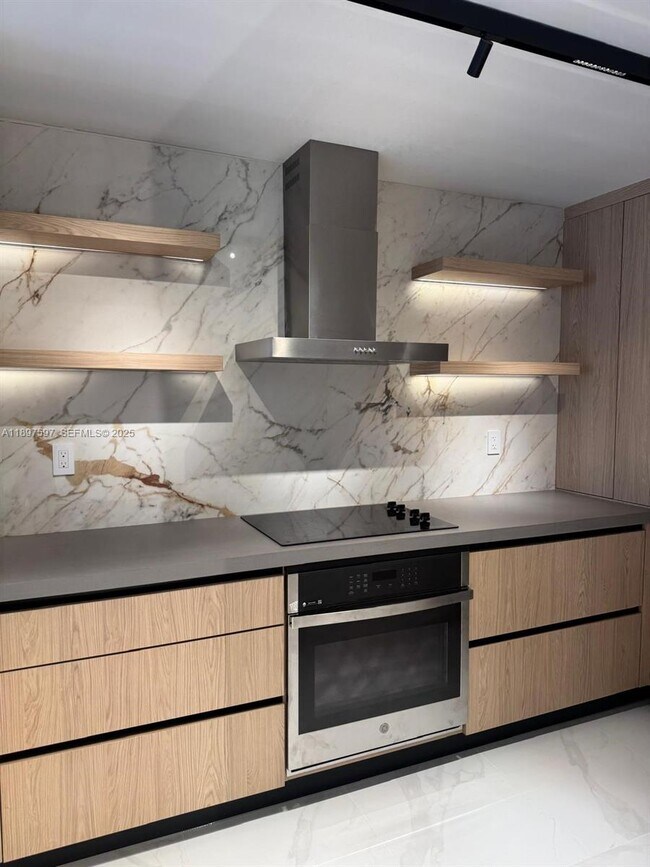 Building Photo - 800 N Miami Ave Unit E-901