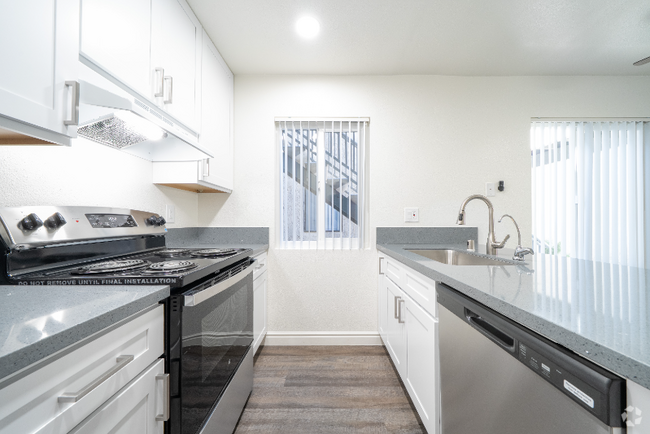 Building Photo - 343 Autumn Dr Unit 113 Rental