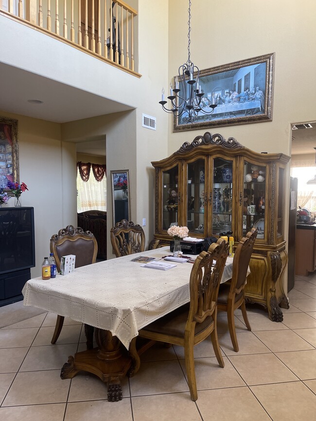 1295 Esplanade Dr