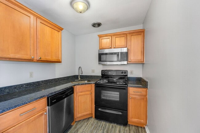 Building Photo - 3505 Telford St Unit F