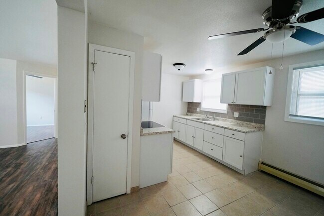 Photo - 615 W Bennett St