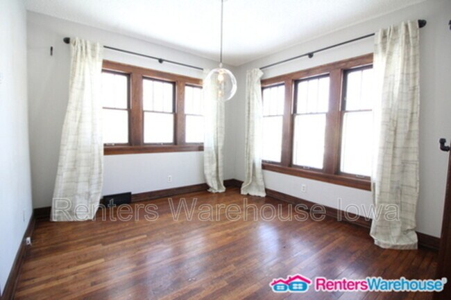 Photo - 3724 University Ave