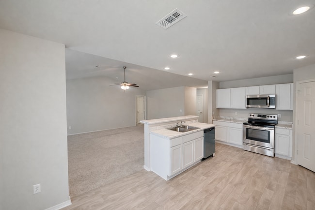 Photo - 3008 Emerald Pk Trl