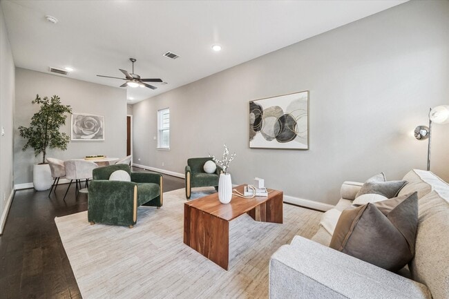 Photo - 5443 Camaguey St