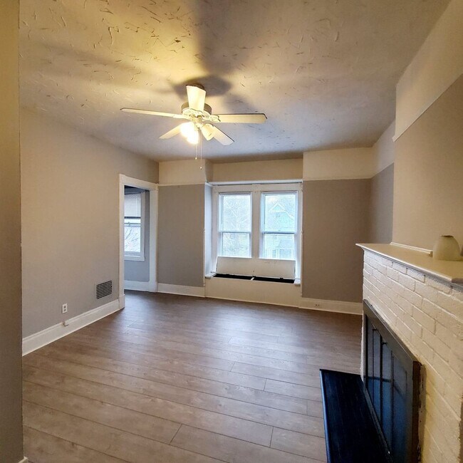 439 Grafton Ave Unit 2
