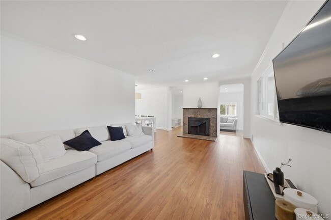 Photo - 103 Heatherdell Rd