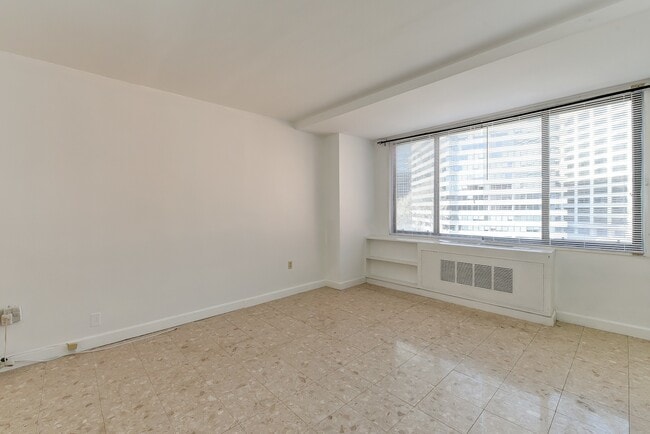 Photo - Spacious & Bright Junior One Bedroom at River Place North