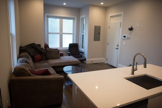 Photo - 14 Sumner St Unit #1