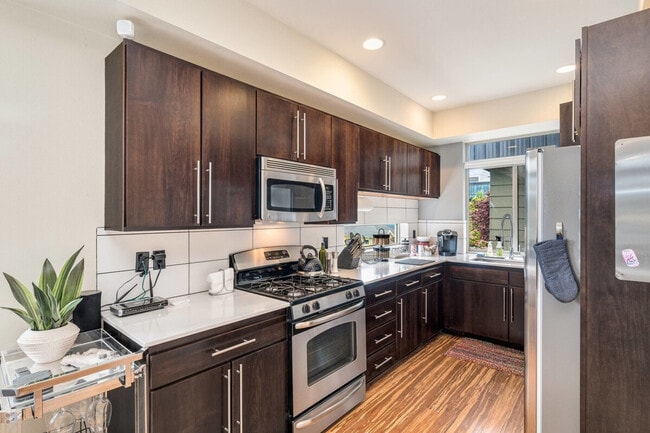 Photo - 1220 E Columbia St Unit ID1035995P