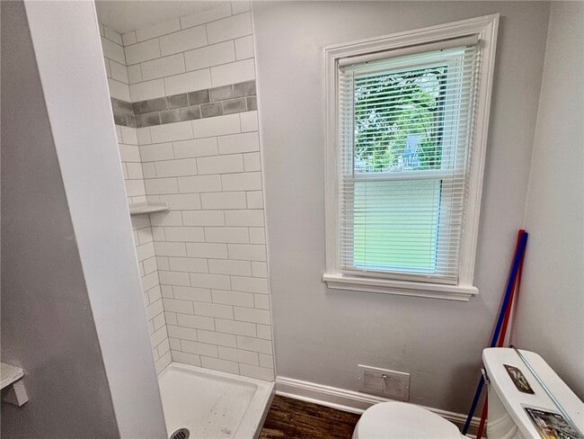 Building Photo - 13 Briggs Ave