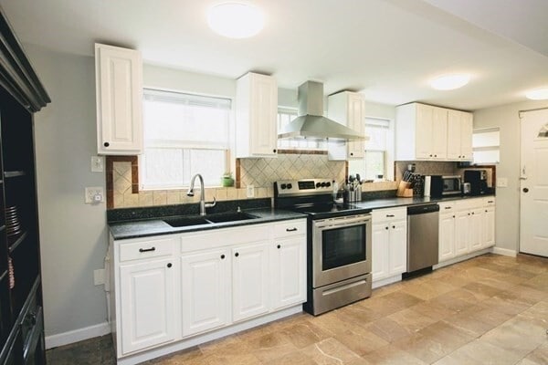 Photo - 111 Lakewood St