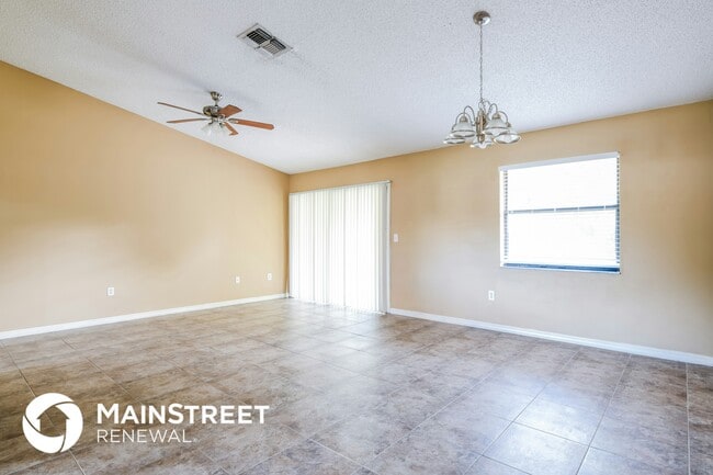 Photo - 9637 Langan St