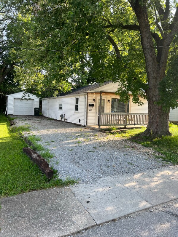 Photo - 405 Hamilton St House