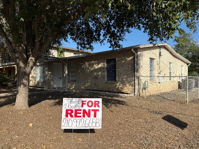 Photo - 202 Florencia Ave