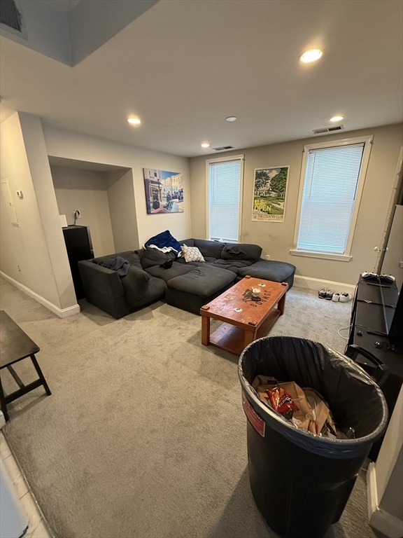 Photo - 190 L St Apartments
