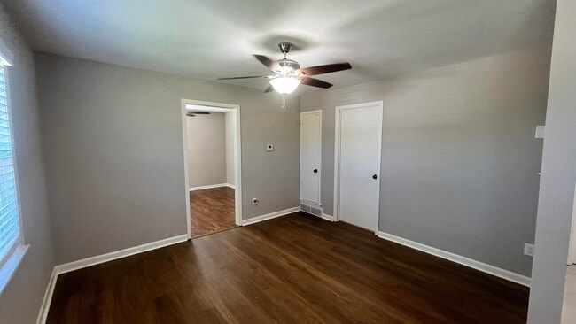 Photo - 121 West St