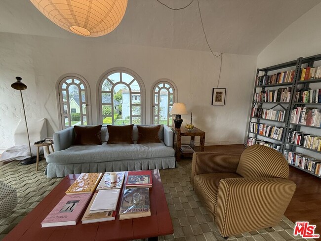 Photo - 1600 S Stanley Ave Condo