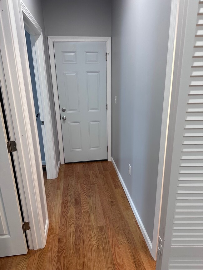 Photo - 48 Hastings St