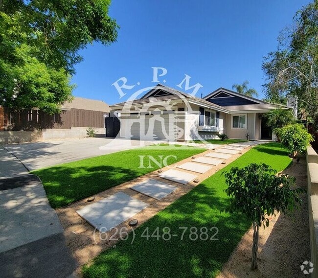 Building Photo - Modern Spacious 4-Bedroom Home with Pool i...