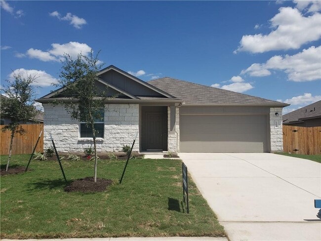 Photo - 104 Mountain Maple St House