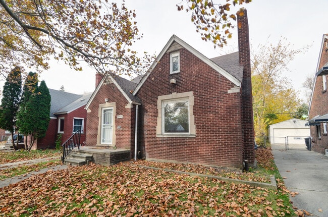 Building Photo - 15411 Seymour St Rental