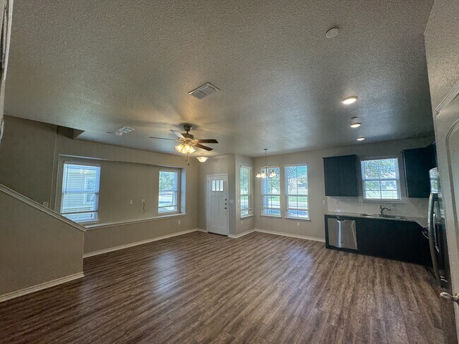 Photo - 720 Westfield Blvd