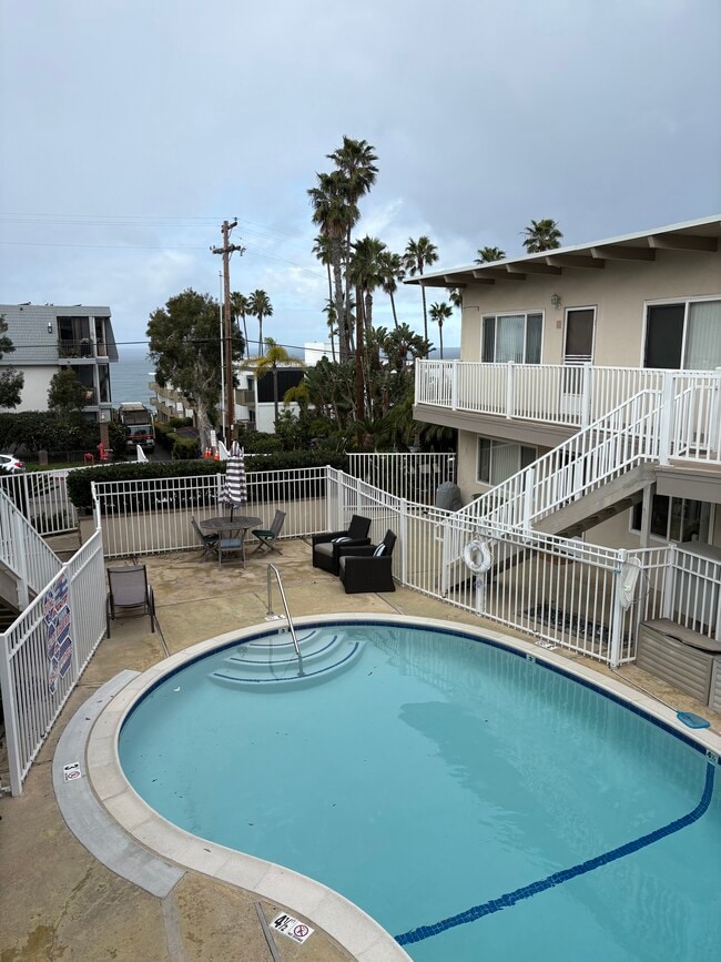 Maui Apartments