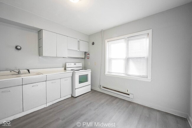 Photo - 3725 N Sherman Dr Unit 3