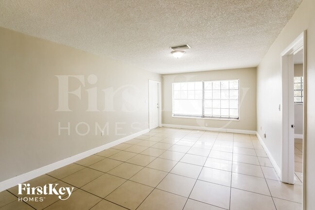 960 N 73rd Way