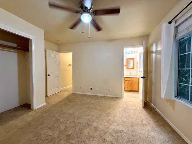 Photo - GO929-Lotti, Carole Kelly Unit C