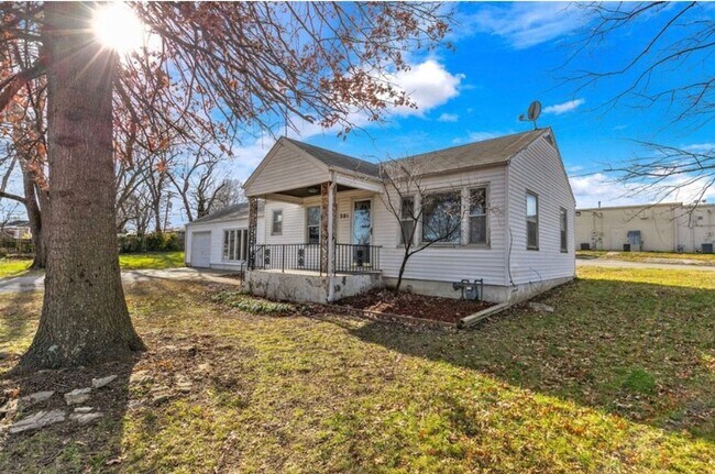 Photo - Available Now 2 bedroom 1 bathroom 1 car garage in Nixa!!