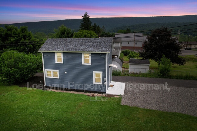 Photo - 14210 Temple St