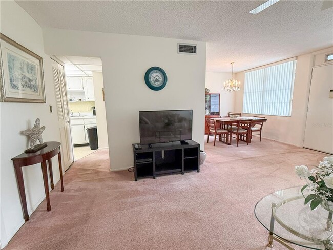 Photo - 4880 Locust St NE Unidad 322