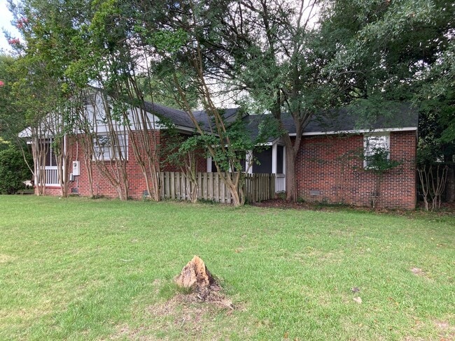 403 E Samford Ave