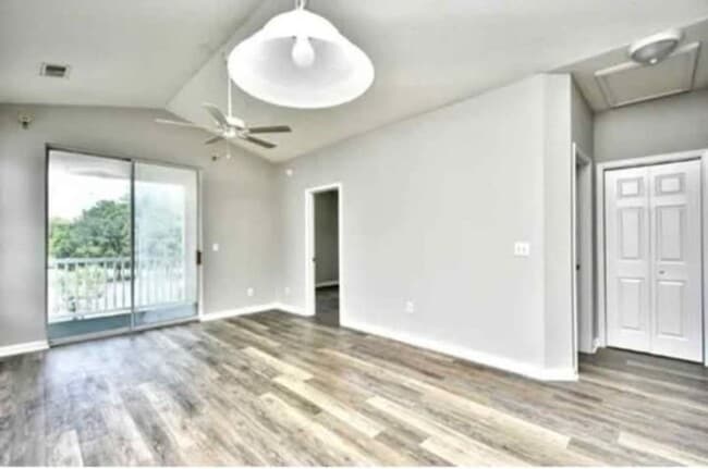 Photo - 498 River Oaks Dr
