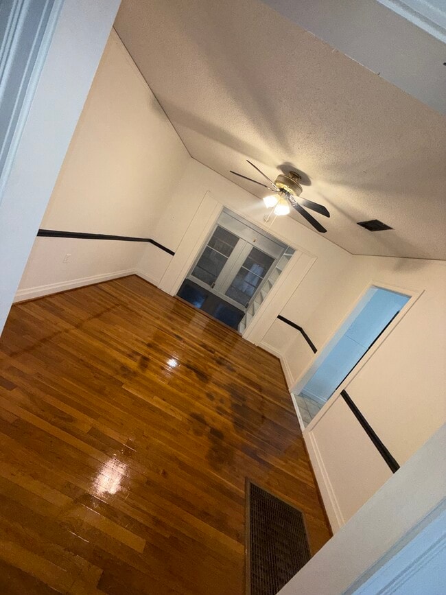 Photo - 951 Mc Allister St