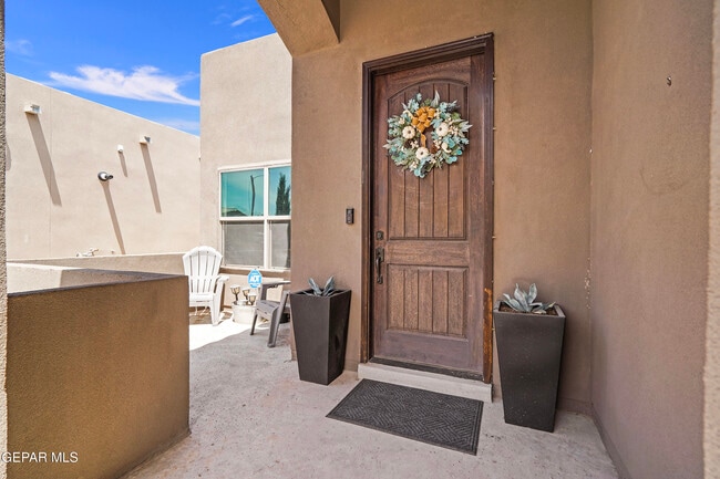 Photo - 908 Tolworth St