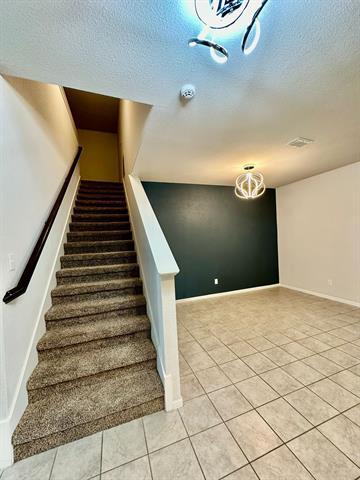 Photo - 16525 Portage St