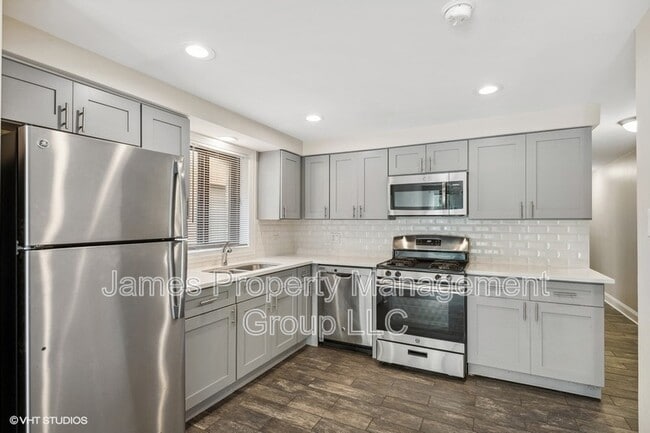 Photo - 3936 N Narragansett Ave