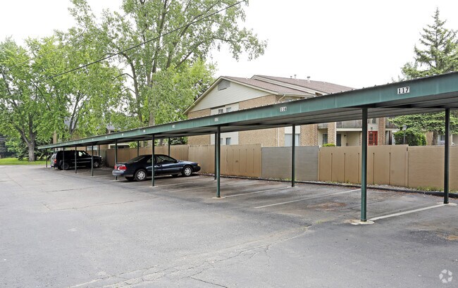 Photo - Pinewood Court Condominiums