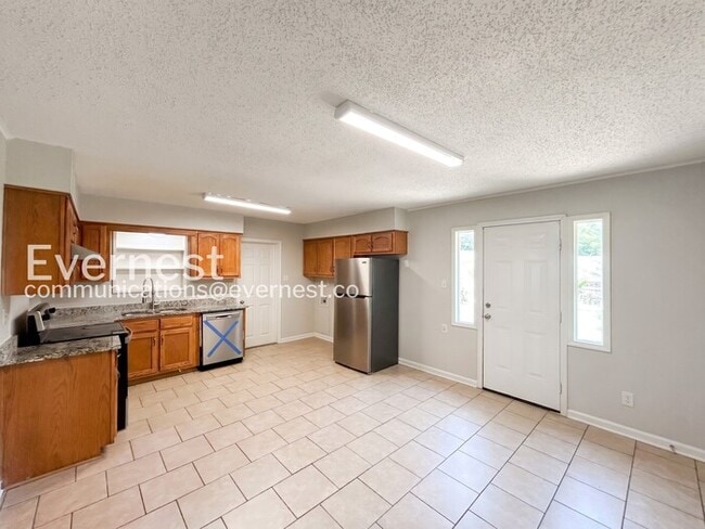 Photo - 2372 Ashland Dr