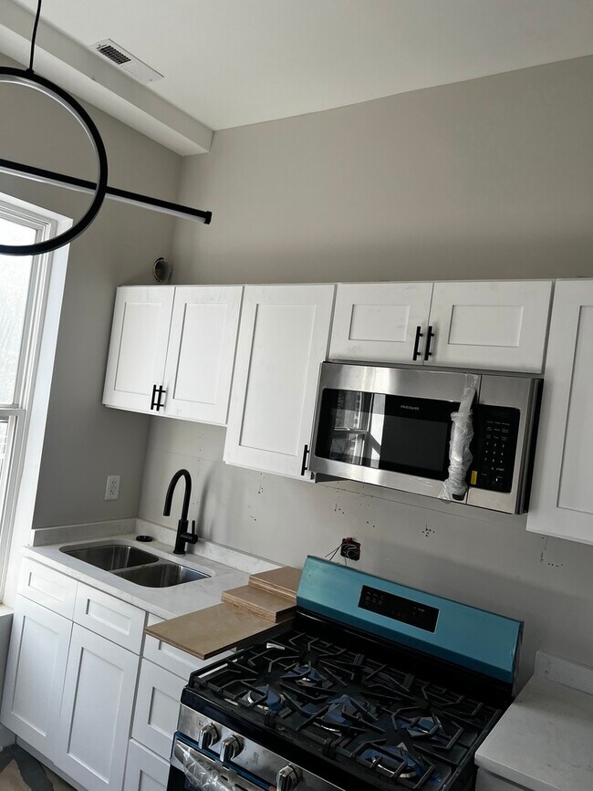 Photo - 5910 S Michigan Ave