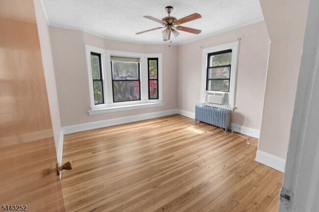 Photo - 558 Argyle Ave Unidad 2