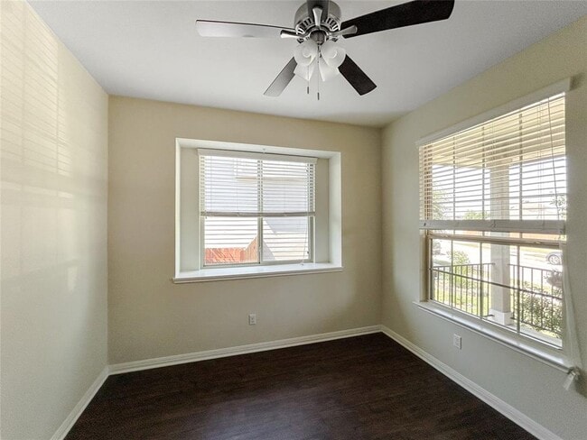 Photo - 512 Canadian Springs Dr