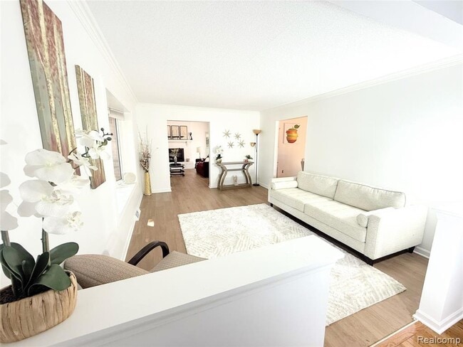 Photo - 1369 Flamingo St