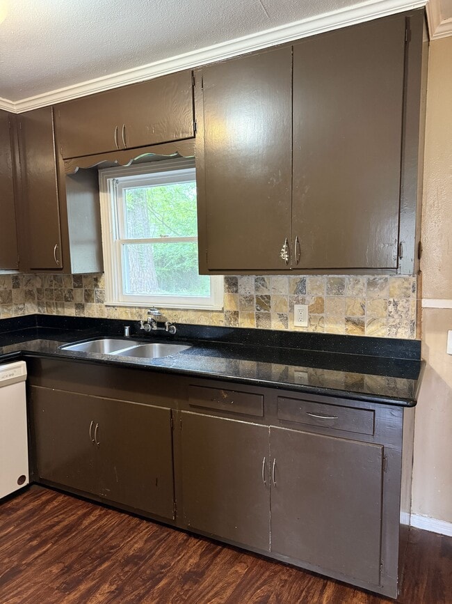 Photo - 3825 Hyde Park Row