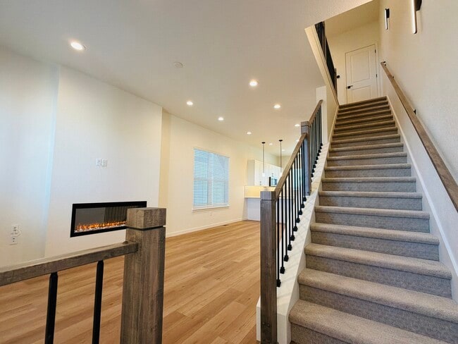 Photo - 7174 Clove Hitch Hts