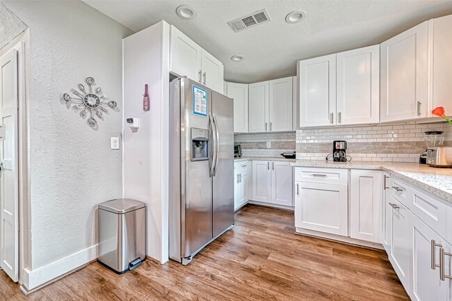 Photo - 10601 Willowgrove Dr