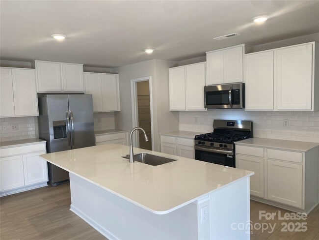 Photo - 123 Rock Ave